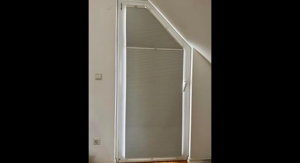 Plissee-Lösung für Fenster in Dachschrägen