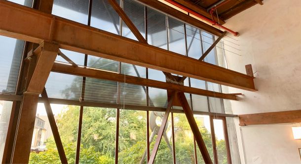 Sonnenschutz in Industriearchitektur
