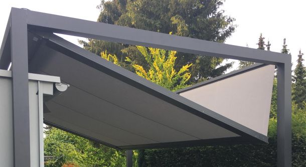 Pergola mit flexiblem Dachsystem